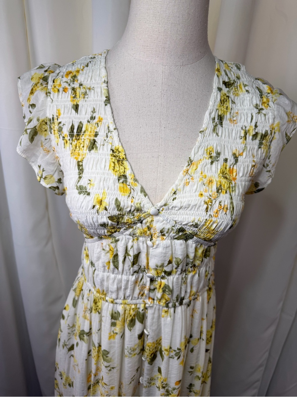 Joie Smocked Yellow Floral V-Neck Midi Dress with Ruffle Cap Sleeves Size Small - Picture 4 of 15